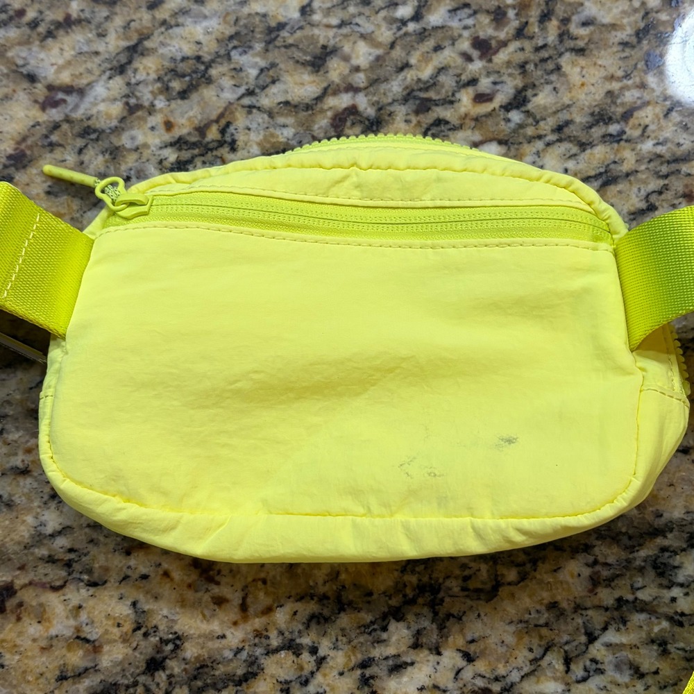 Lululemon Everywhere Belt Bag 1L Neon Electric Lemon Yellow Waist Pack Bag - Picture 7 of 13